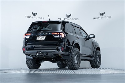 2022 Ford Everest - Thumbnail