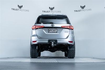 2021 Toyota Fortuner - Thumbnail
