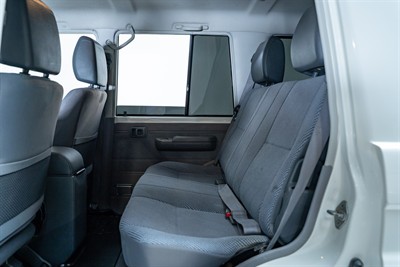 2012 Toyota Landcruiser - Thumbnail
