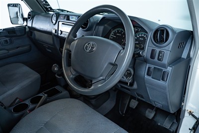 2012 Toyota Landcruiser - Thumbnail