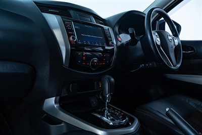 2020 Nissan Navara - Thumbnail