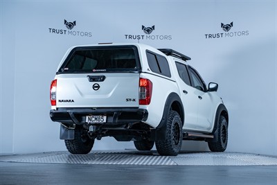 2020 Nissan Navara - Thumbnail