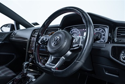 2018 Volkswagen Golf - Thumbnail