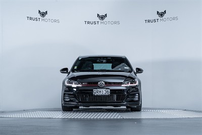 2018 Volkswagen Golf - Thumbnail