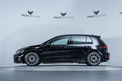 2018 Volkswagen Golf - Thumbnail