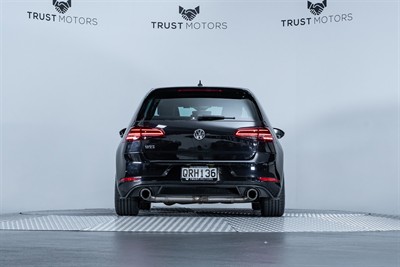 2018 Volkswagen Golf - Thumbnail