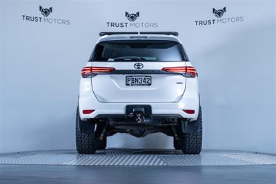 2018 Toyota Fortuner - Thumbnail