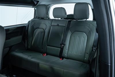 2021 Land Rover Defender - Thumbnail