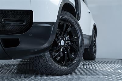 2021 Land Rover Defender - Thumbnail