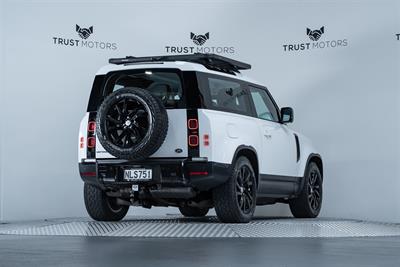 2021 Land Rover Defender - Thumbnail