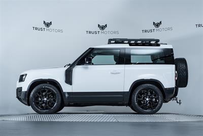 2021 Land Rover Defender - Thumbnail