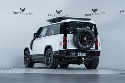 2021 Land Rover Defender - Thumbnail