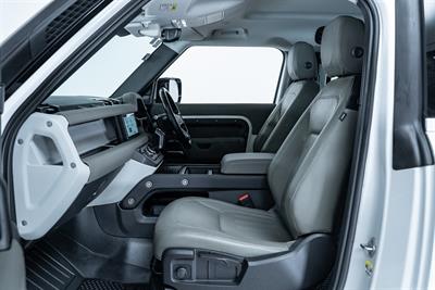 2021 Land Rover Defender - Thumbnail