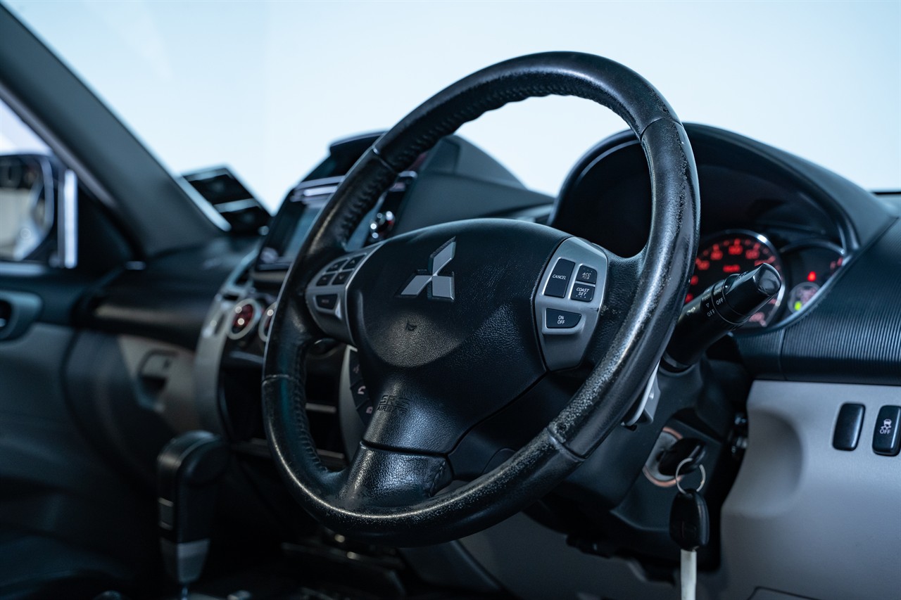 2015 Mitsubishi Challenger