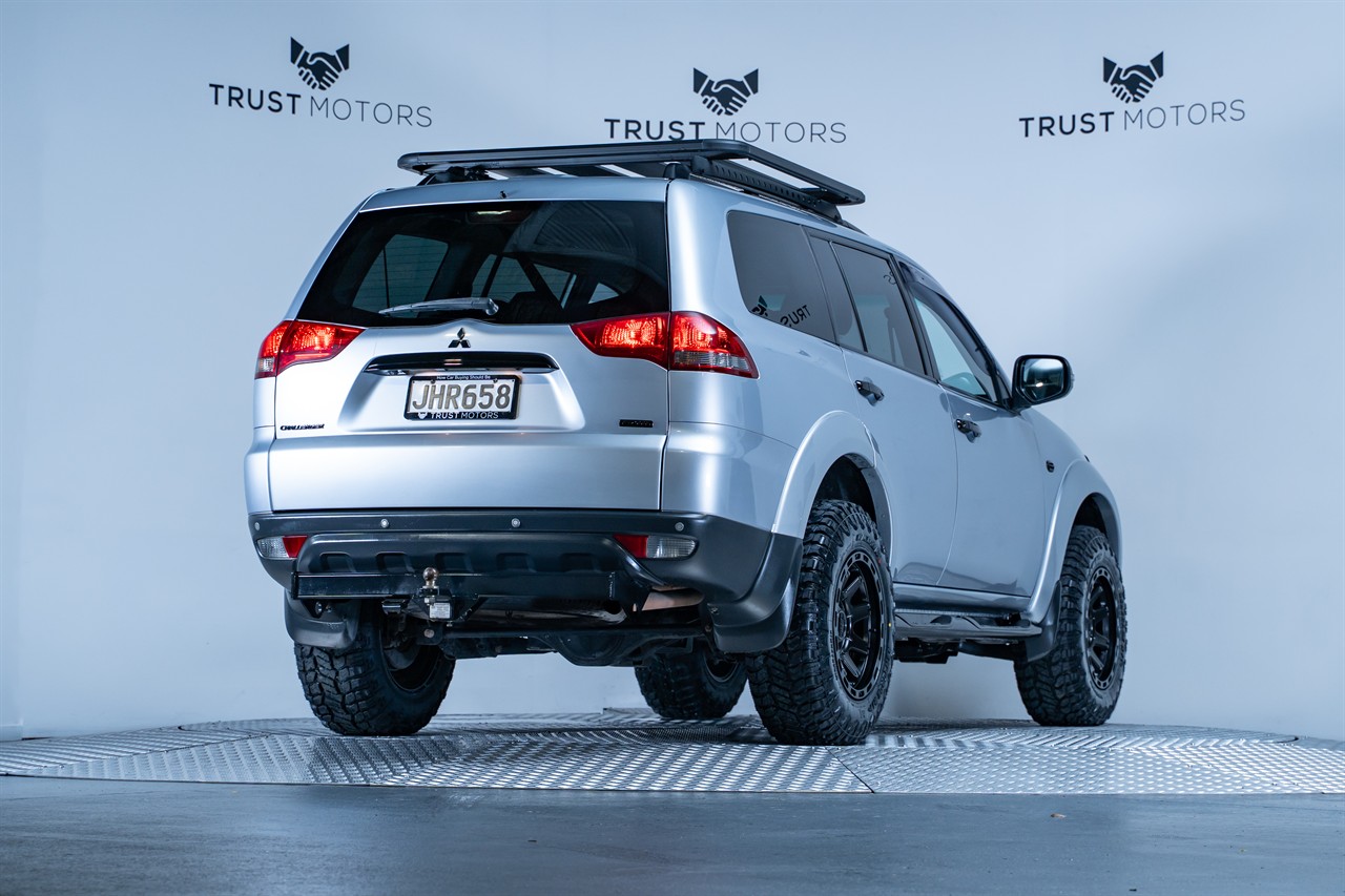 2015 Mitsubishi Challenger