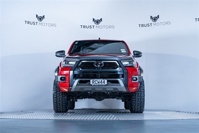 2022 Toyota Hilux - Thumbnail