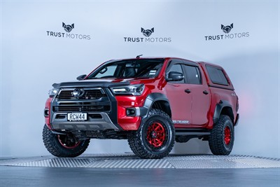 2022 Toyota Hilux - Thumbnail