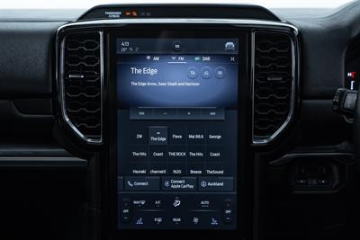 2022 Ford Everest - Thumbnail