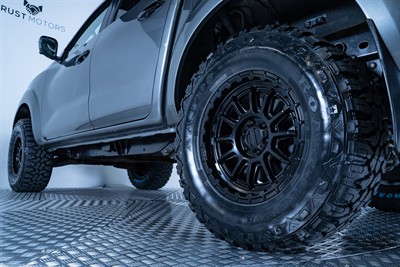 2021 Nissan Navara - Thumbnail