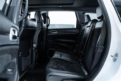 2017 Jeep Grand Cherokee - Thumbnail