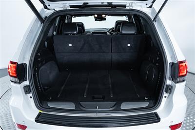 2017 Jeep Grand Cherokee - Thumbnail