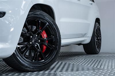 2017 Jeep Grand Cherokee - Thumbnail