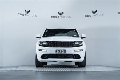 2017 Jeep Grand Cherokee - Thumbnail