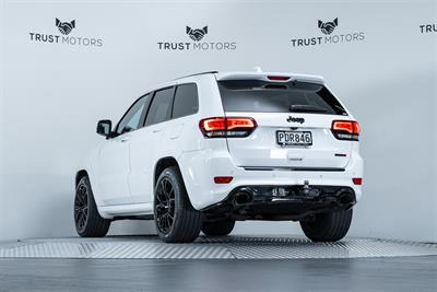 2017 Jeep Grand Cherokee - Thumbnail