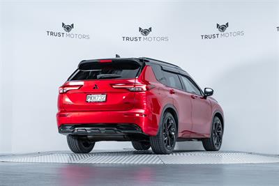 2022 Mitsubishi Outlander - Thumbnail
