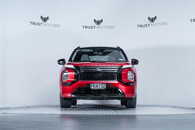 2022 Mitsubishi Outlander - Thumbnail