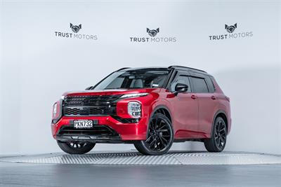 2022 Mitsubishi Outlander - Thumbnail