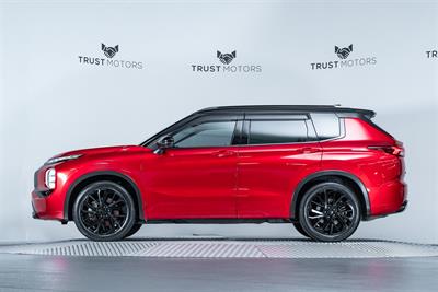 2022 Mitsubishi Outlander - Thumbnail