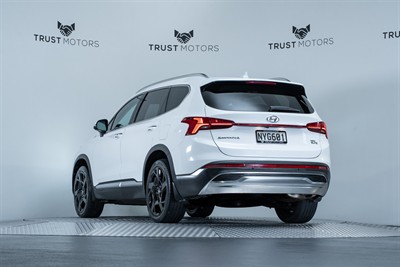 2021 Hyundai Santa Fe - Thumbnail