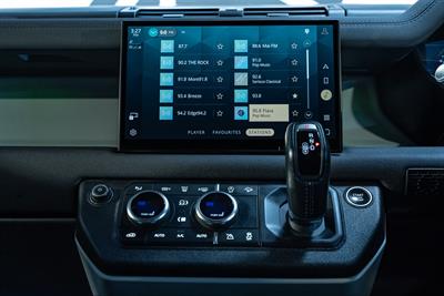 2022 Land Rover Defender - Thumbnail