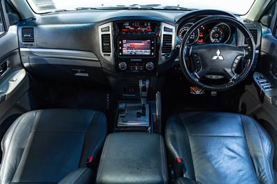 2019 Mitsubishi Pajero - Thumbnail