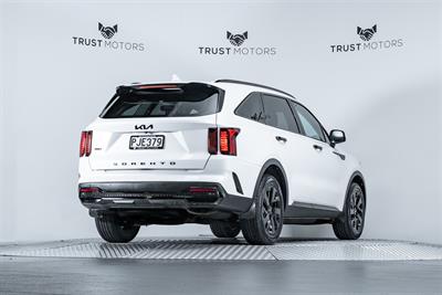 2022 Kia Sorento - Thumbnail