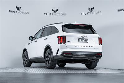 2022 Kia Sorento - Thumbnail