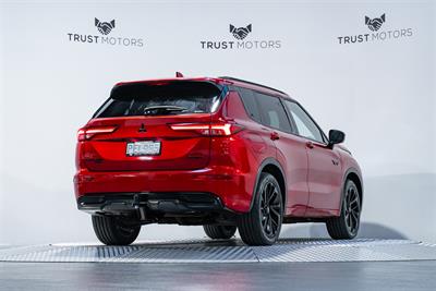 2022 Mitsubishi Outlander - Thumbnail