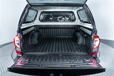 2022 Nissan Navara - Thumbnail