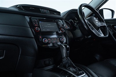 2020 Nissan X-Trail - Thumbnail