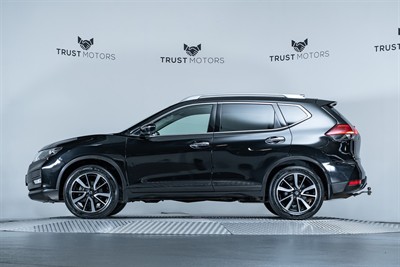 2020 Nissan X-Trail - Thumbnail