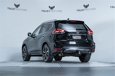 2020 Nissan X-Trail - Thumbnail