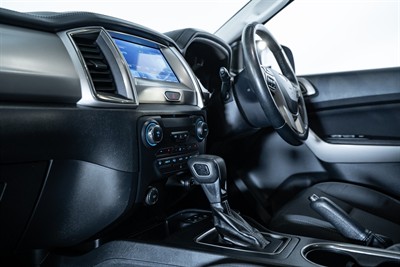 2022 Ford Everest - Thumbnail