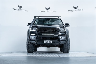 2022 Ford Everest - Thumbnail