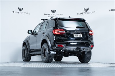 2022 Ford Everest - Thumbnail