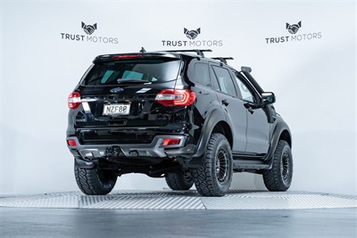 2022 Ford Everest - Thumbnail
