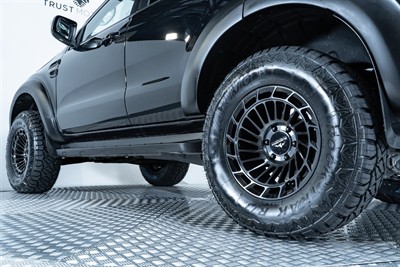 2022 Ford Everest - Thumbnail