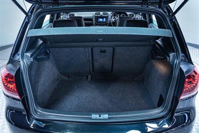 2012 Volkswagen Golf - Thumbnail
