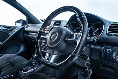 2012 Volkswagen Golf - Thumbnail