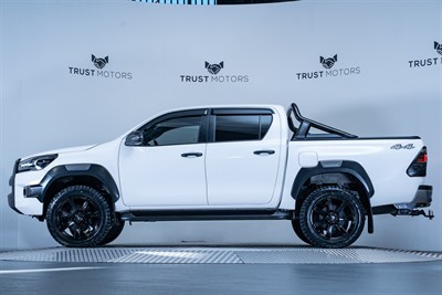 2020 Toyota Hilux - Thumbnail